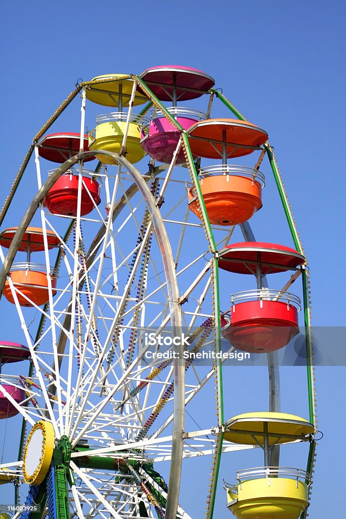 Grande roue de couleur - Photo de Arts Culture et Spectacles libre de droits