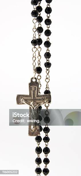 Rosary Con Plata Crucifijo Foto de stock y más banco de imágenes de Fondo blanco - Fondo blanco, Jesucristo, Anticuado