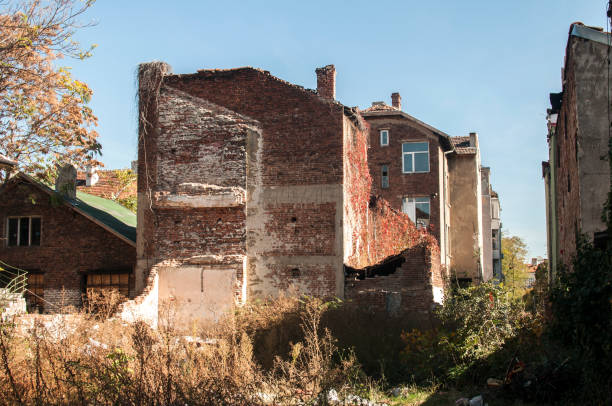 istock Old city buildings backside 1160061569