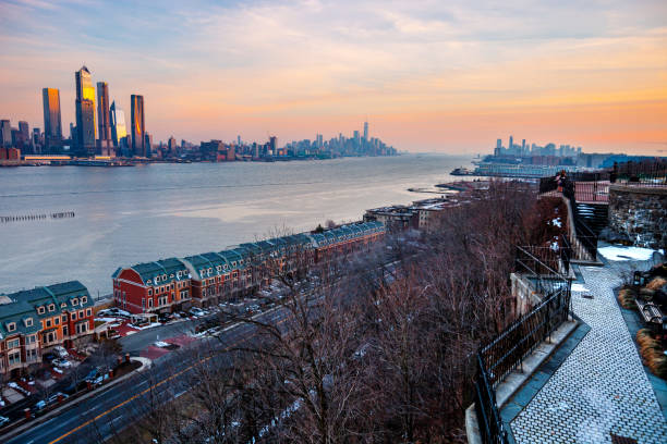 뉴욕 - 웨스트 뉴욕, 뉴저지에서 본 맨해튼 전망 - new york city new york state skyline winter 뉴스 사진 이미지