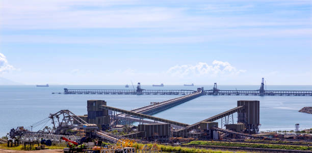 gladstone port queensland - coal crane transportation cargo container zdjęcia i obrazy z banku zdjęć