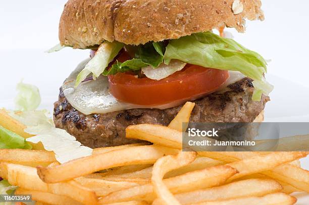 Gourmet Cheeseburger - zdjęcia stockowe i więcej obrazów Bułka - Bułka, Hamburger, Pomidor - Jarzyna
