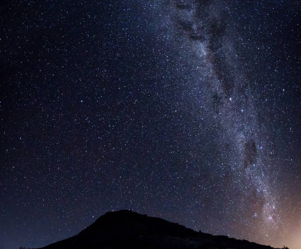 istock The galaxy and the silhouette in Itatiaia 1160136411