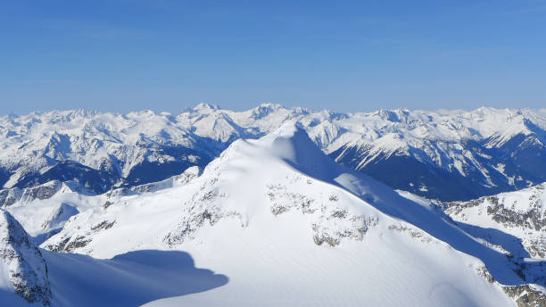 istock Joffre Lakes Provincial Park 1160137088