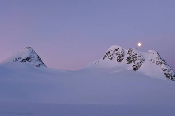 istock Moonlight over Matier Glacier of Joffre Lakes 1160137186
