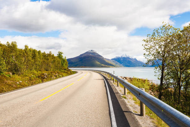 istock The road in Norway 1160138370