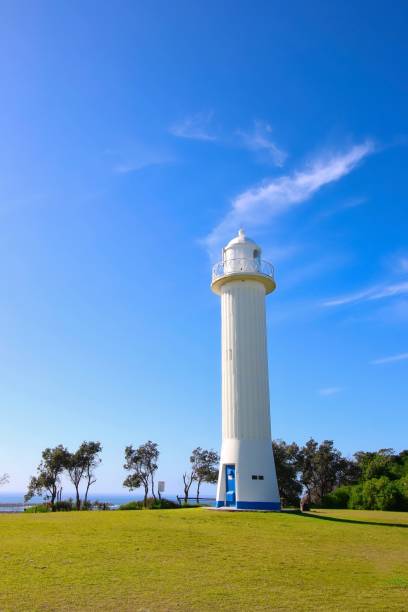 faro de yamba en yamba, nsw, australia - yamba fotografías e imágenes de stock