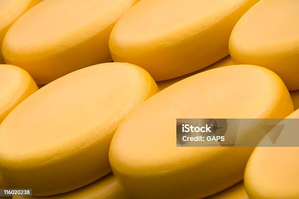 Mehrere Gewachstem Gelbe Käse Stockfoto und mehr Bilder von Agrarbetrieb - Agrarbetrieb, Alkmaar, Bauernmarkt
