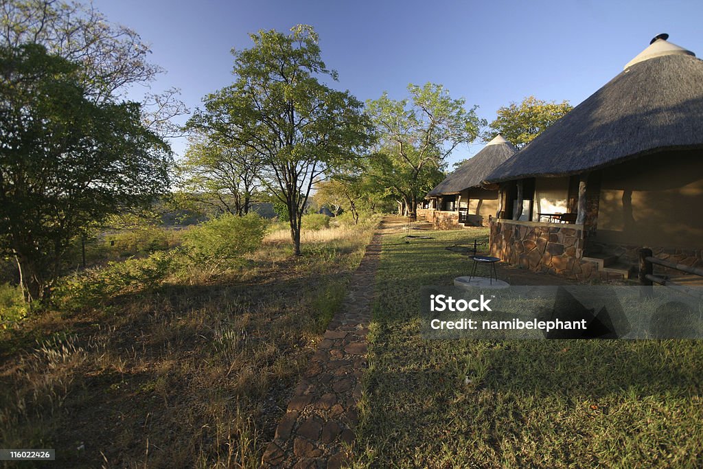 Los bungalows en el casquillo - Foto de stock de Parque Nacional de Kruger libre de derechos