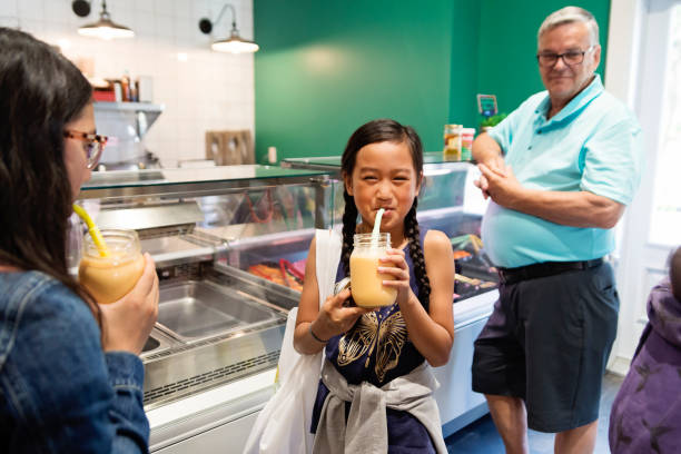 istock Customers in zero waste oriented grocery and take out food store. 1160231019