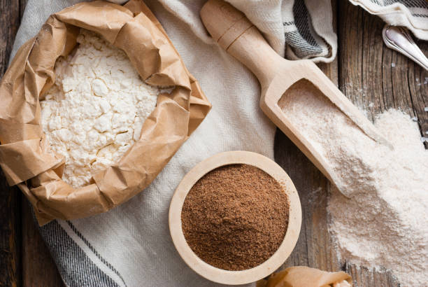 ingredienti del pane - whole wheat flour foto e immagini stock