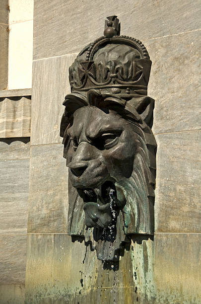 istock Lion Head Fountain 1 116023804