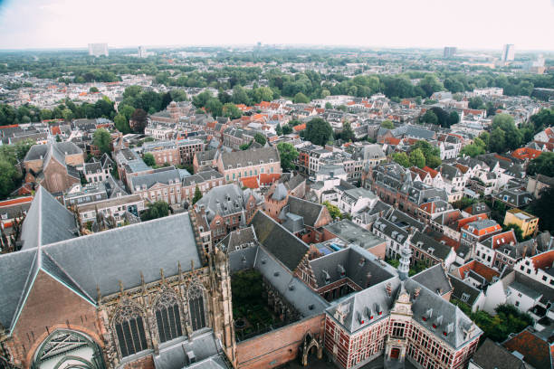 kuvapankkikuvat ja rojaltivapaat kuvat aiheesta utrechtin kaupunki alankomaiden ilmakuva kaupunkikuva - shopping street in utrecht netherlands