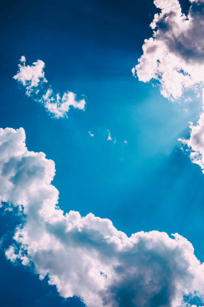 sfondo nuvole - sunbeam angel heaven blue foto e immagini stock
