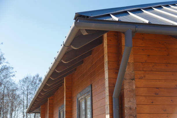 istock Wood log house with roof drainage system 1160244634