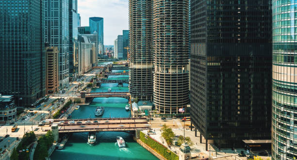 istock Chicago River with boats from above 1160249861