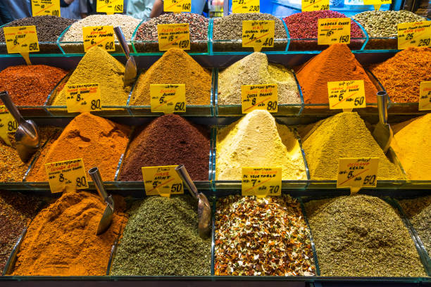 Colorful heap of spices on sale at Istanbul Spice Bazaar (Egyptian Bazaar), Turkey, Colorful heap of spices on sale at Istanbul Spice Bazaar (Egyptian Bazaar), Turkey, grand bazaar istanbul stock pictures, royalty-free photos & images