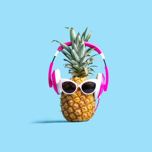 istock Pineapple wearing headphones 1160259545
