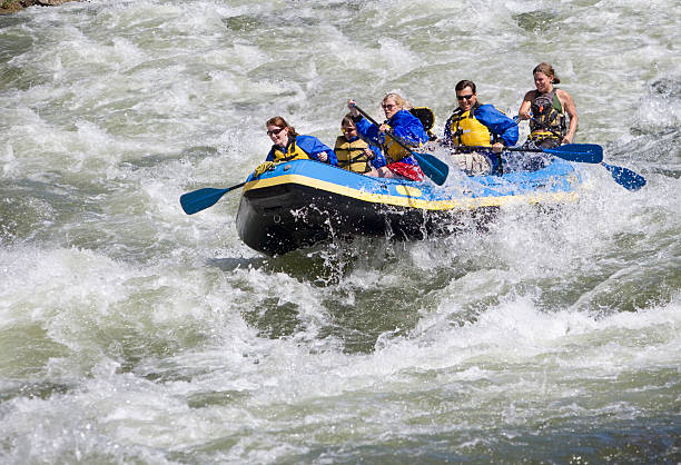 rafting no colorado - rafting rapid colorado river - fotografias e filmes do acervo