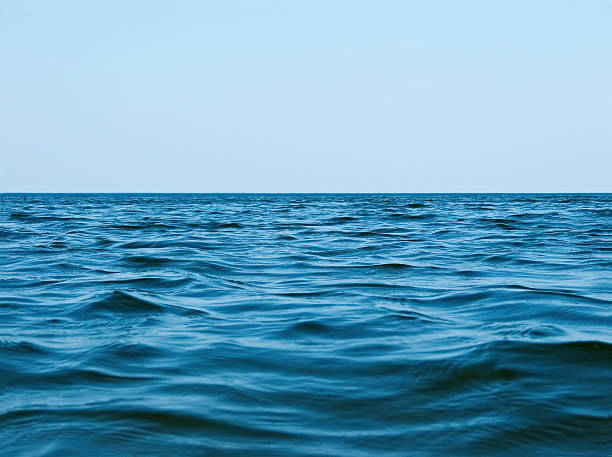 Skyline on the sea The line of horizon divides the sea and the sky undone stock pictures, royalty-free photos & images