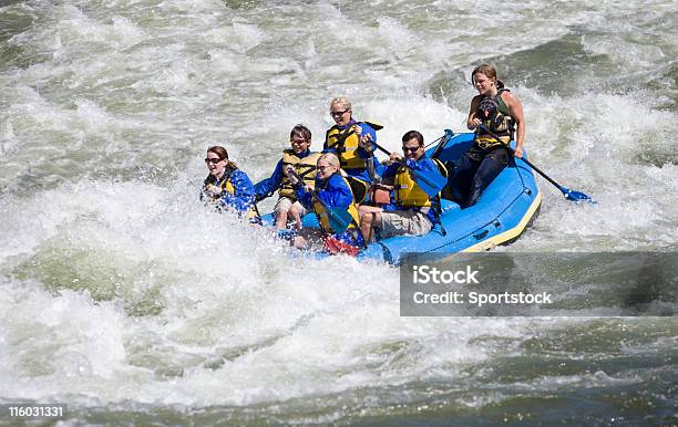 Rafting Rzekami Górskimi W Kolorado - zdjęcia stockowe i więcej obrazów Rafting rzekami górskimi - Rafting rzekami górskimi, Rafting, Helmet