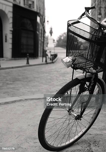 Paris Fahrrad Stockfoto und mehr Bilder von Europa - Kontinent - Europa - Kontinent, Europäische Kultur, Fahrrad