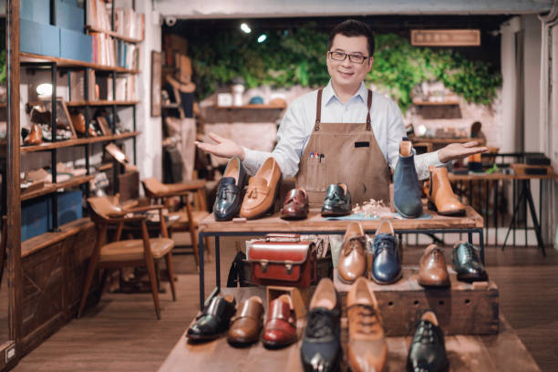 istock small business owner-shoe store 1160345257