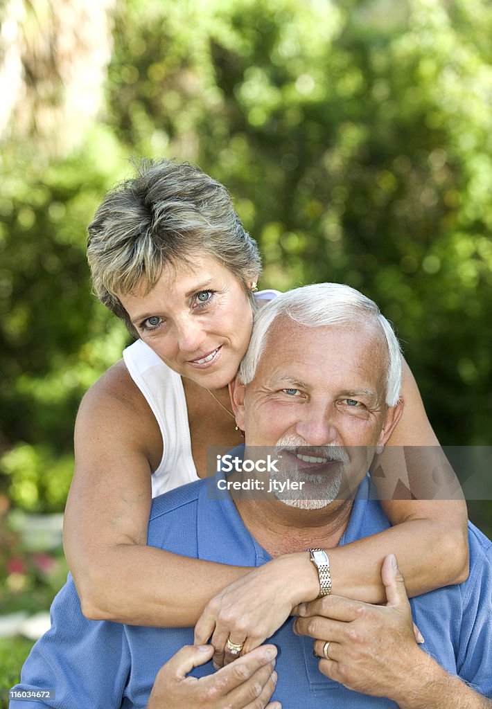 Cariñoso pareja - Foto de stock de Abrazar libre de derechos