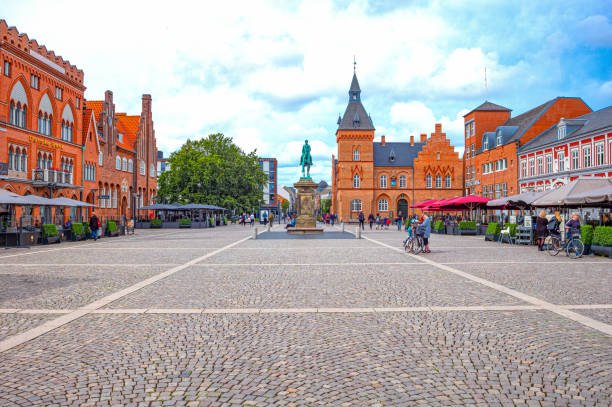 jütland antike architekturen und wilde landschaften - esbjerg stock-fotos und bilder