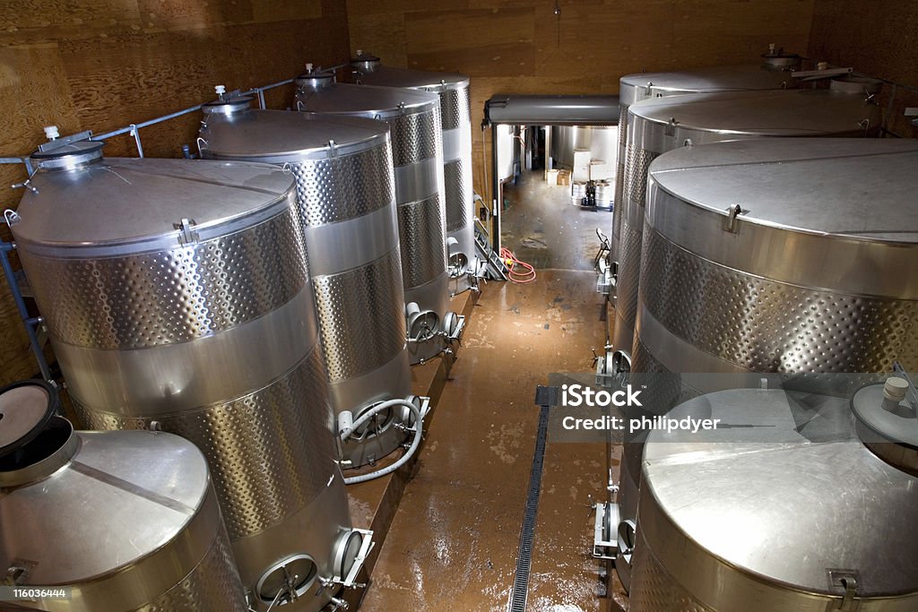 Barris de vinho - Foto de stock de Tonel - Equipamento industrial royalty-free