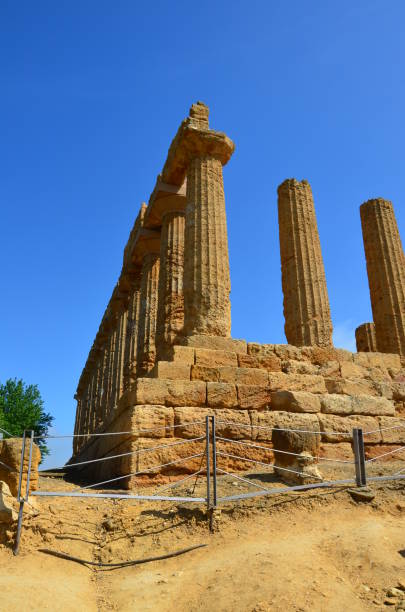 templo griego antiguo del valle juno del templo, agrigento - greek culture agrigento landscape colonnade fotografías e imágenes de stock