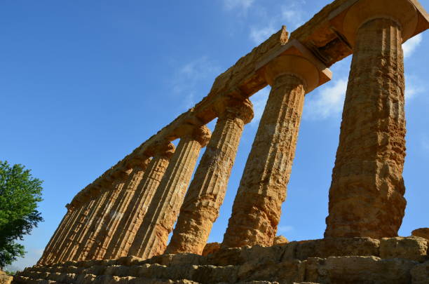 templo do grego antigo do vale de juno do templo, agrigento - greek culture agrigento landscape colonnade - fotografias e filmes do acervo