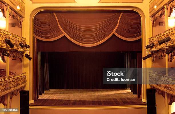 Teatro Clásico Foto de stock y más banco de imágenes de Teatro de ópera - Teatro de ópera, Escenario, Espectáculo de variedades