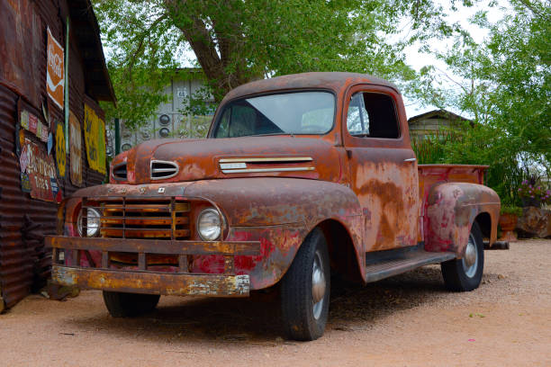 voiture - route 66 retro revival american culture sign photos et images de collection