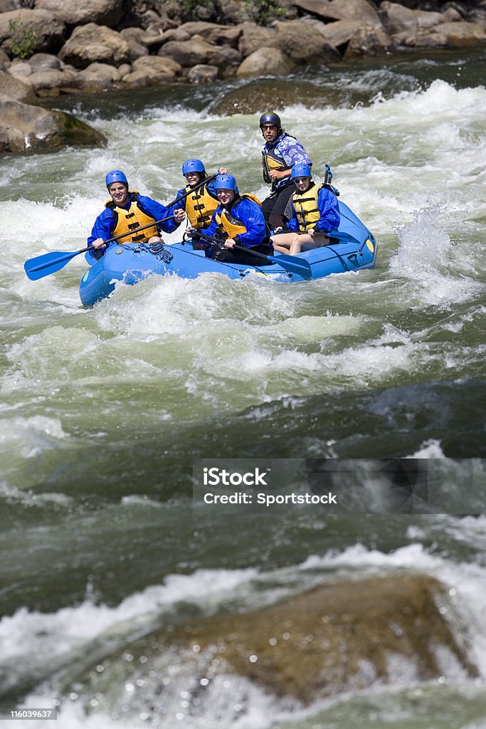 Rafting rzekami górskimi w Kolorado - Zbiór zdjęć royalty-free (Nadmuchiwana łódź)