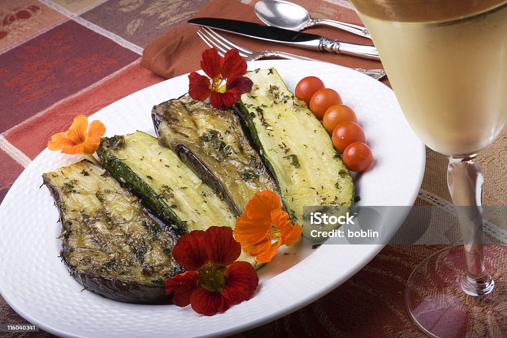 Verduras asadas Tapas - Foto de stock de Aceite de oliva libre de derechos