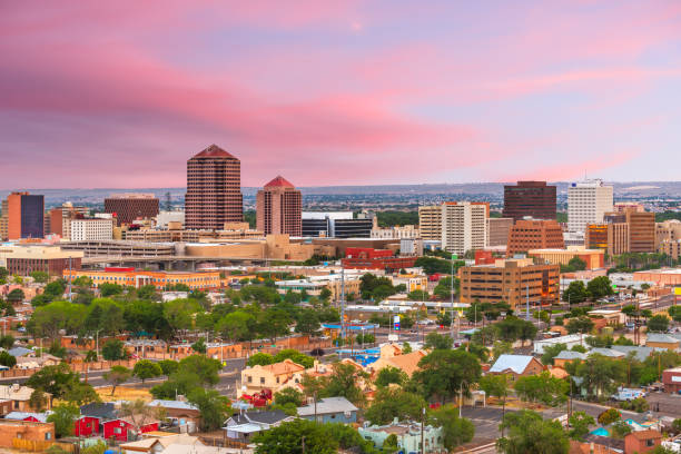 albuquerque, nouveau-mexique, usa cityscape - albuquerque new mexico skyline southwest usa photos et images de collection