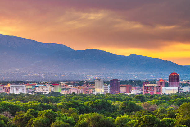 albuquerque, nouveau-mexique, usa cityscape - albuquerque new mexico skyline southwest usa photos et images de collection