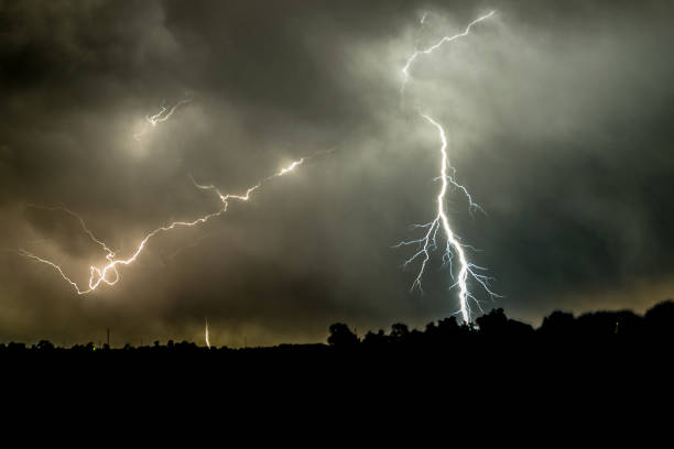 istock A forked lightning bolt strikes down on the Great Plains in Nebraska, USA 1160425813