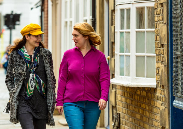 istock Friends on a London street 1160425841