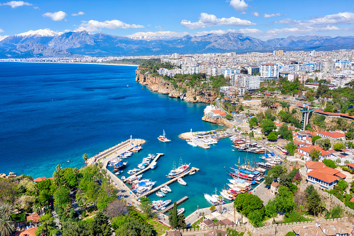 Antalya Harbor, Turquía, tomada en abril de 2019 photo