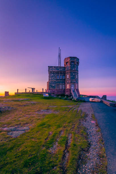 widok z toru cabot tower na signal hill st john - st johns newfoundland signal hill tower zdjęcia i obrazy z banku zdjęć