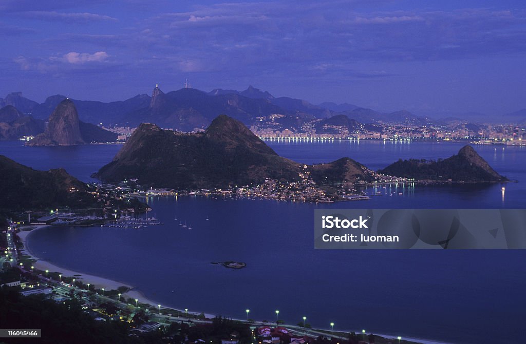 La vista panorámica de Rio de Janeiro de niterói a la ciudad - Foto de stock de Agua libre de derechos