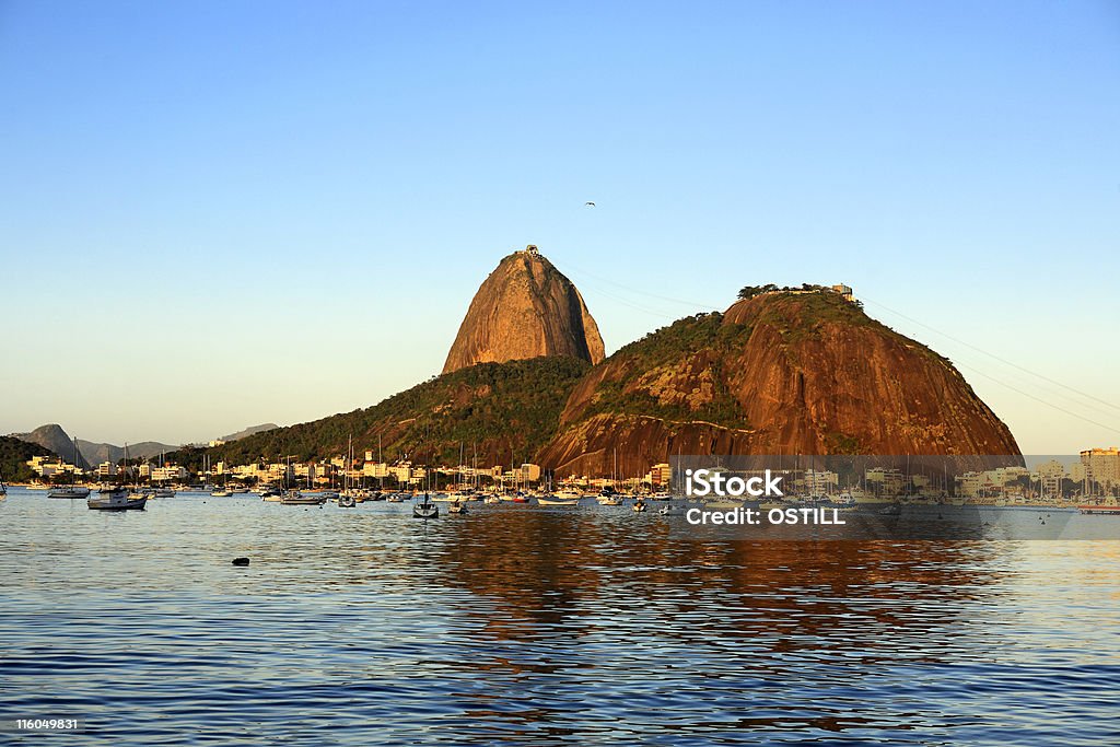 O montanha Pão de Açúcar no rio de janeiro, Brasil - Foto de stock de Baía de Guanabara royalty-free