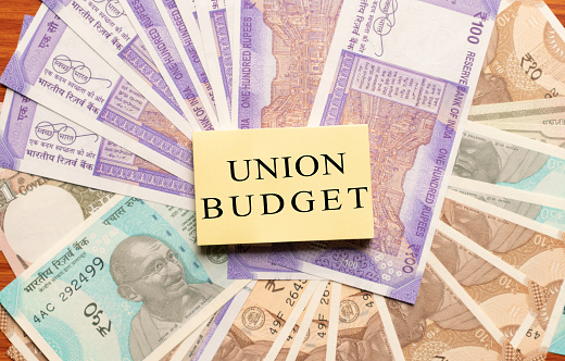Presupuesto de la Unión impreso en nuevos billetes de moneda de la India photo