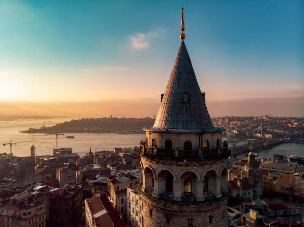 ガラタタワー - galata district ストックフォトと画像