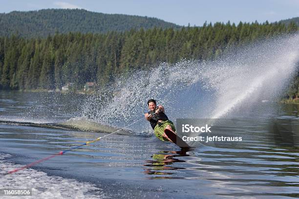 水上スキー - ウェットスーツのストックフォトや画像を多数ご用意 - ウェットスーツ, カラー画像, スキー板