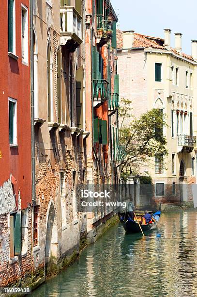 ゴンドラ地区 - イタリアのストックフォトや画像を多数ご用意 - イタリア, イタリア文化, カラフル