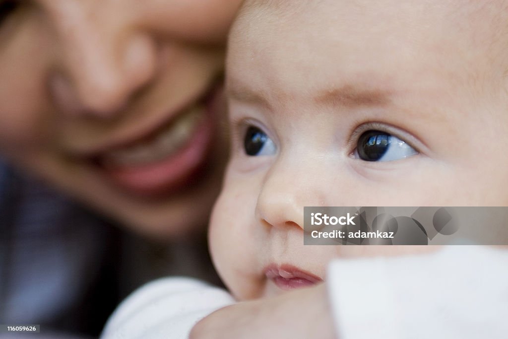 Мать и Дочь - Стоковые фото В стиле минимализма роялти-фри