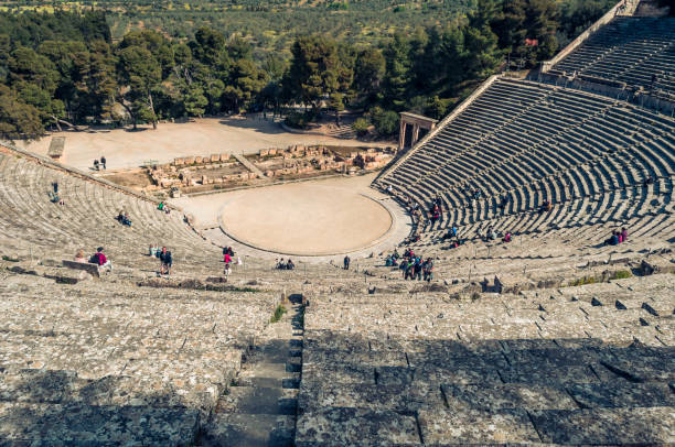starożytny teatr epidaurus ( epidavros ), argolida peloponez - epidaurus greece epidavros amphitheater zdjęcia i obrazy z banku zdjęć